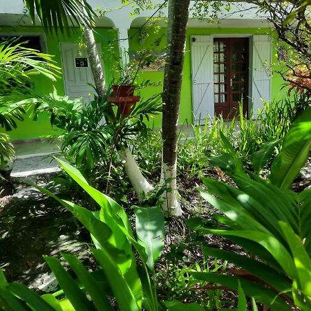 Apartament Le Jardin De Massieux Bouillante Zewnętrze zdjęcie