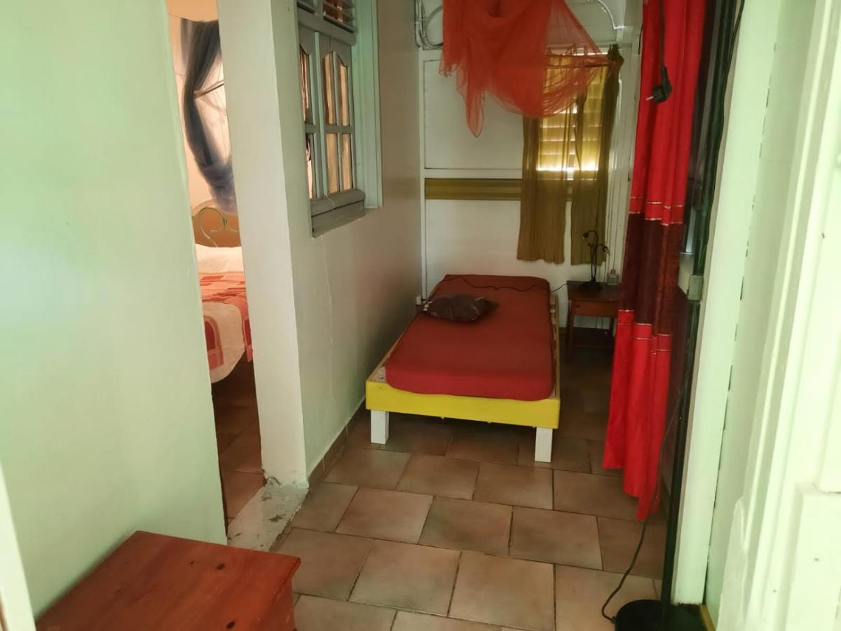 Apartament Le Jardin De Massieux Bouillante Zewnętrze zdjęcie